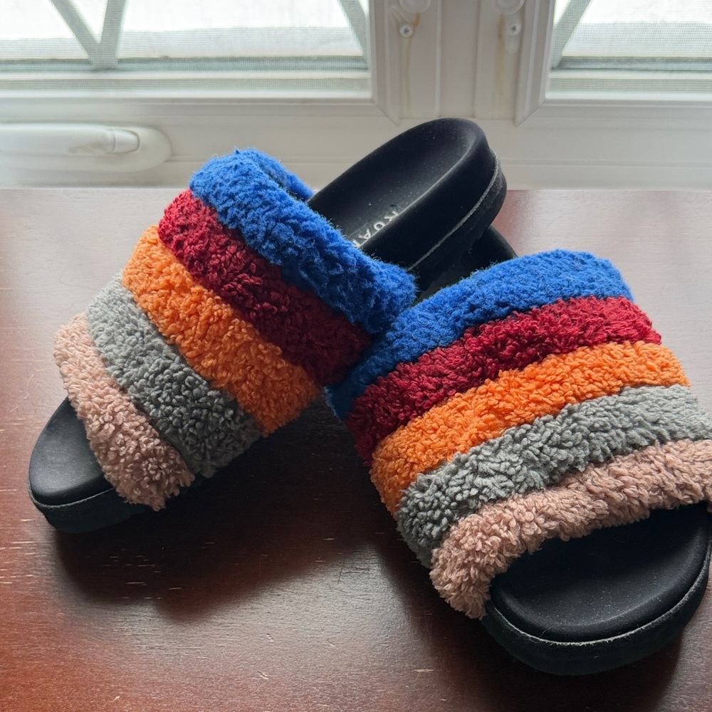 ROAM Multicolor Fuzzy Slippers